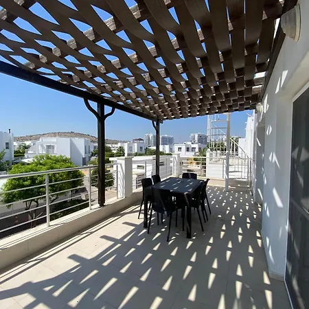 Penthouse - Caesar Beach Apartment *
