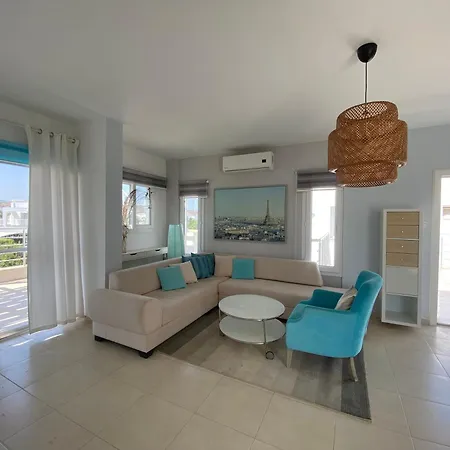 Penthouse - Caesar Beach Apartment *